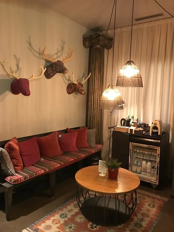 Chic & Basic Zoo Otel Barselona