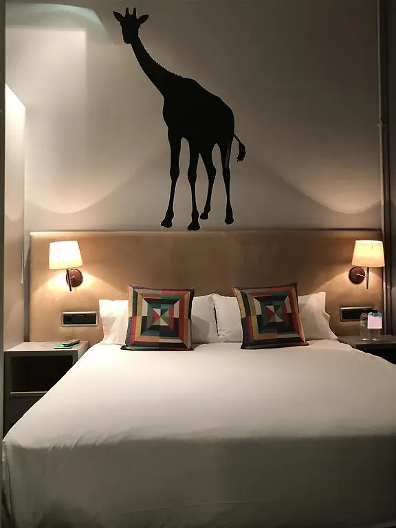 Chic & Basic Zoo Otel Barselona 0*,