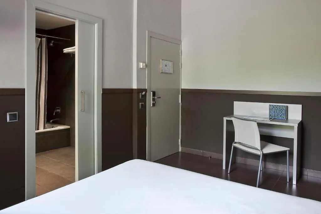 Chic & Basic Zoo Otel Barselona