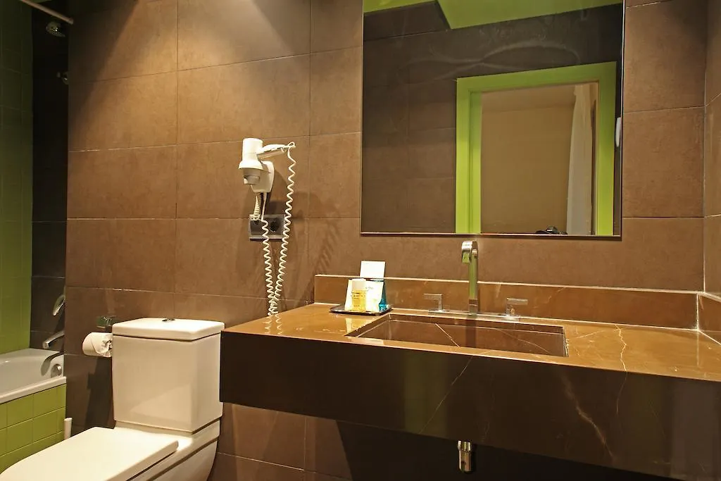 Chic & Basic Zoo Otel Barselona